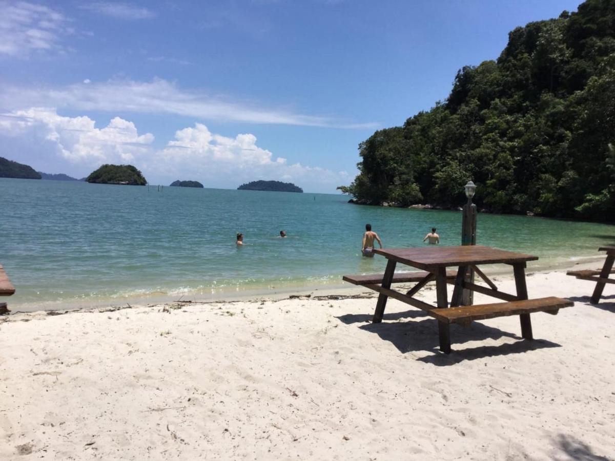 Отель Wild Pasir Panjang Pulau Tuba Экстерьер фото