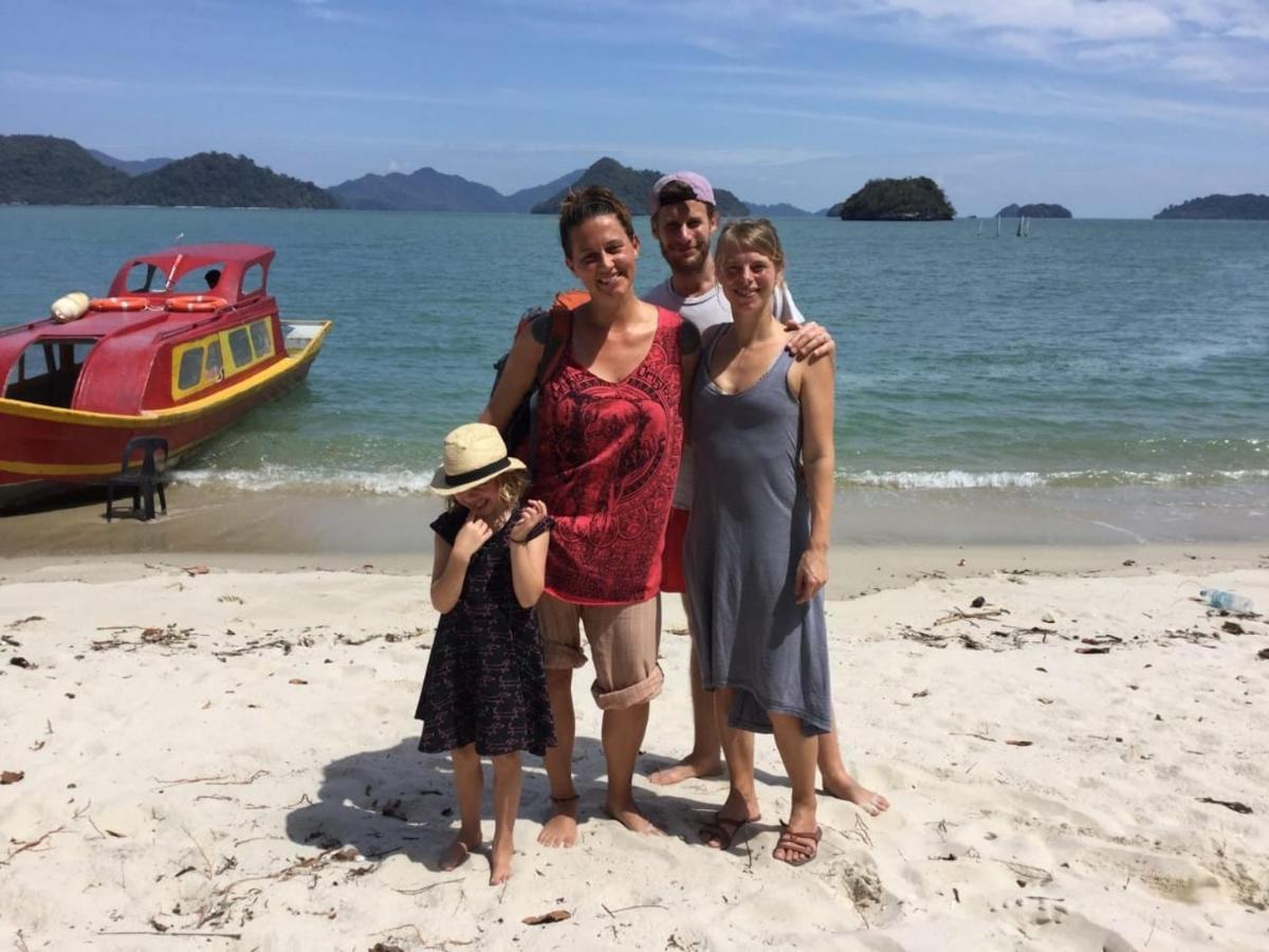Отель Wild Pasir Panjang Pulau Tuba Экстерьер фото