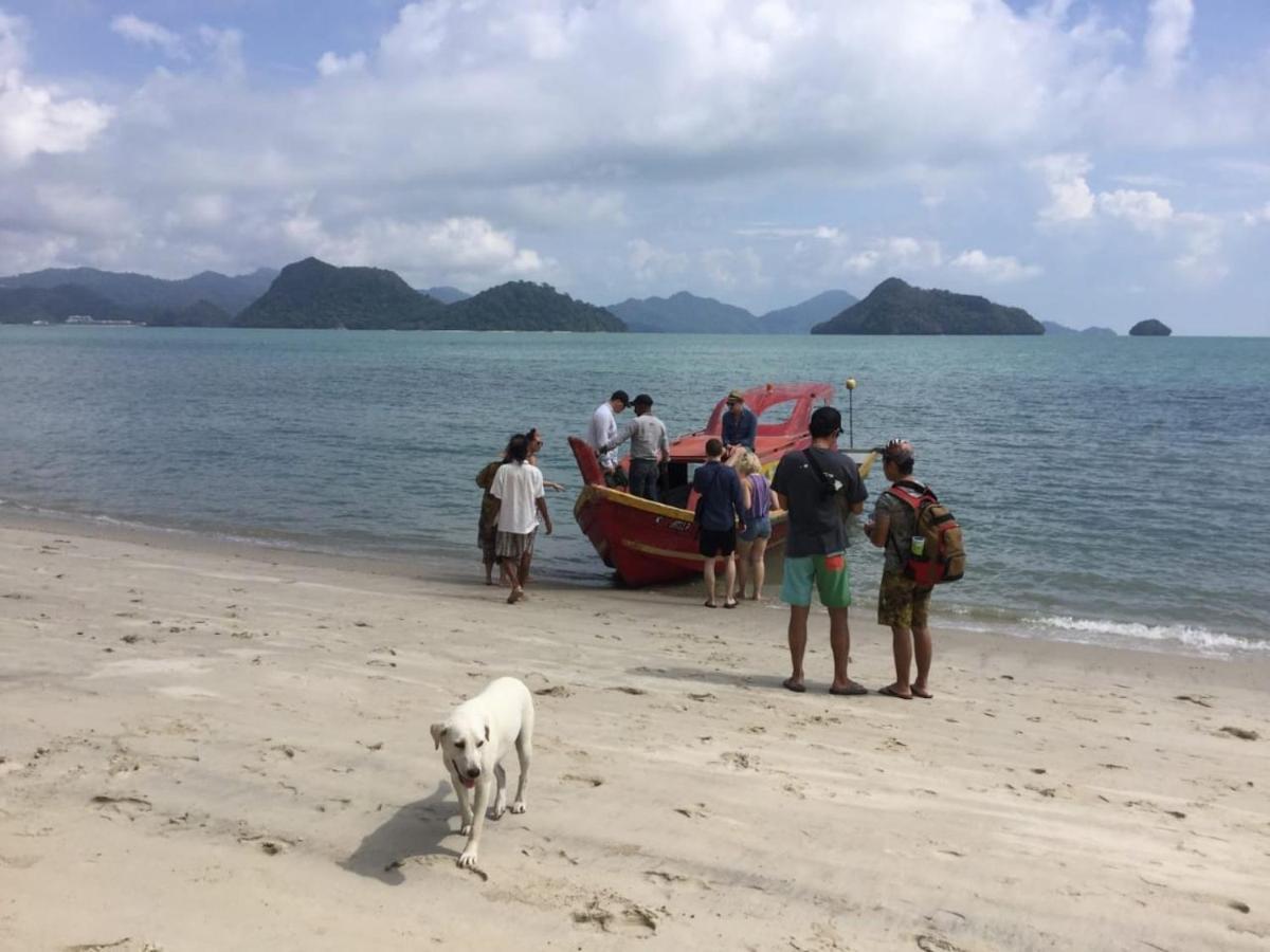 Отель Wild Pasir Panjang Pulau Tuba Экстерьер фото